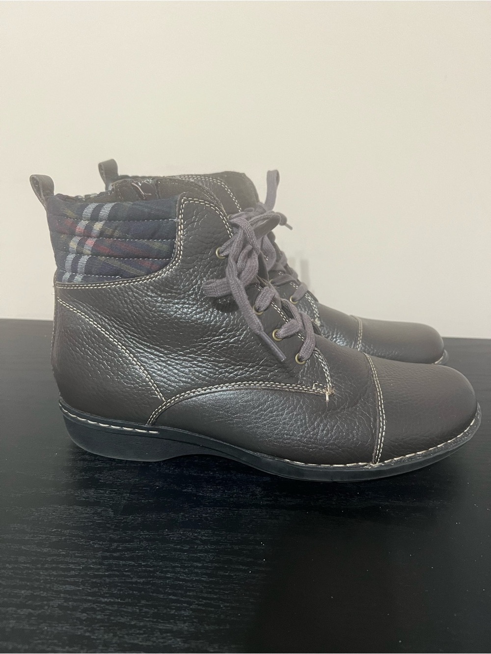 Clarks Boots Women Sz 11W